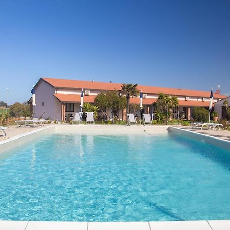 Delfino Tuscany Resort Марина ди Чечина Екстериор снимка