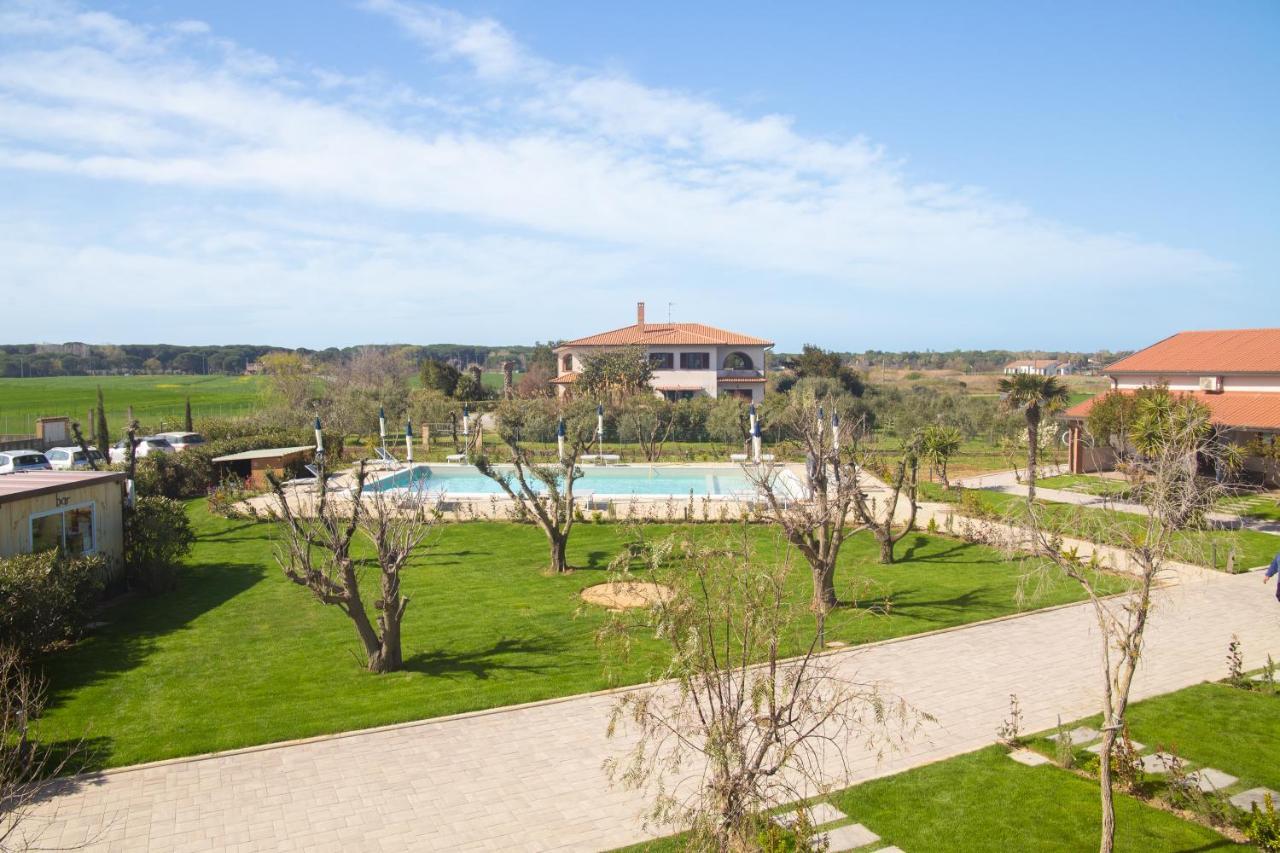 Delfino Tuscany Resort Марина ди Чечина Екстериор снимка