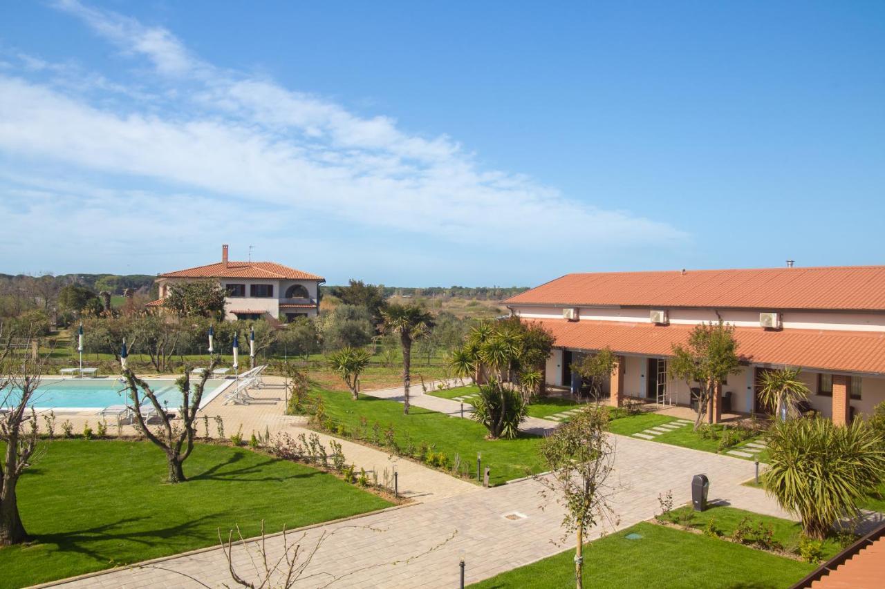 Delfino Tuscany Resort Марина ди Чечина Екстериор снимка