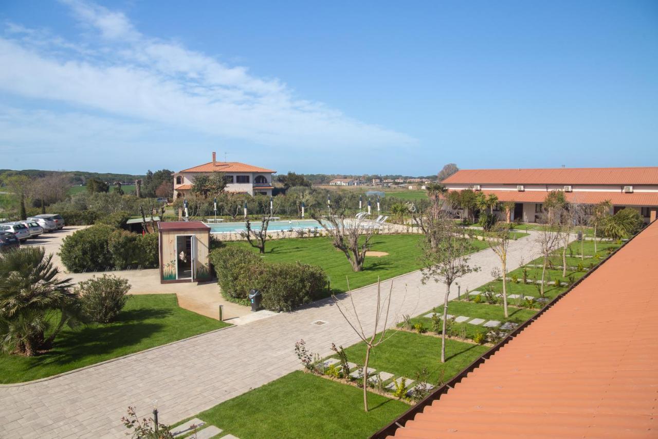 Delfino Tuscany Resort Марина ди Чечина Екстериор снимка
