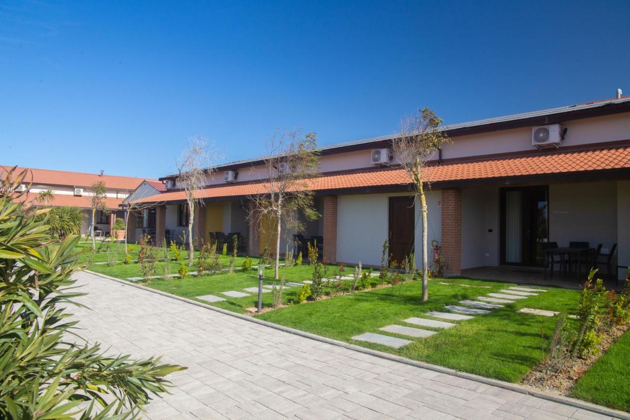 Delfino Tuscany Resort Марина ди Чечина Екстериор снимка