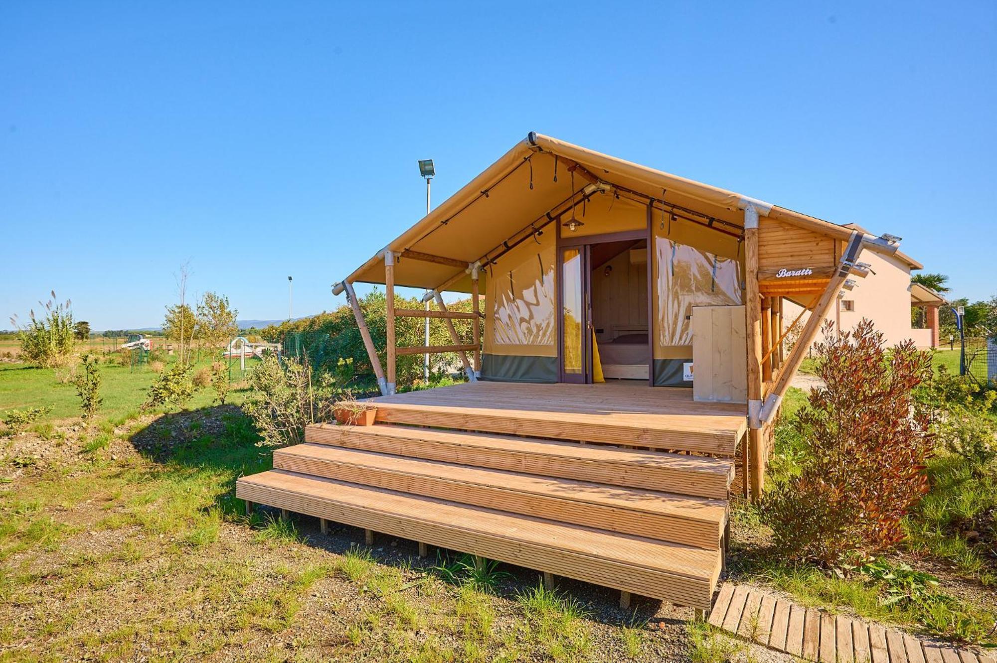 Delfino Tuscany Resort Марина ди Чечина Екстериор снимка